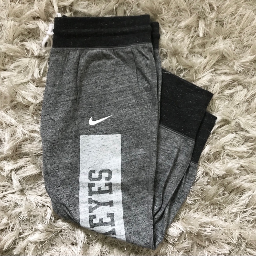 NWT Iowa Hawkeyes Nike joggers